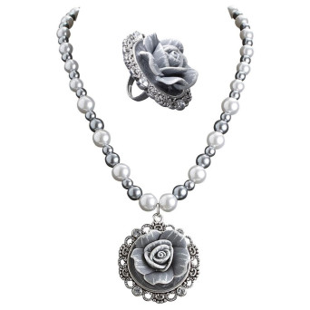 Set de Collar de Perlas y Anillo